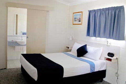 Overflow Motor Inn - Sunshine Coast Tourism 4
