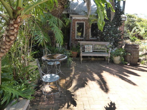 Lakeside Bed & Breakfast - Holiday Sunshine Coast 4