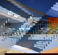 Penguin Beachfront Apartments - Sunshine Coast Tourism