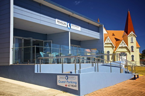 Penguin Beachfront Apartments - Sunshine Coast Tourism 0
