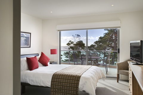 The Waves Apartments - Sunshine Coast Tourism 5
