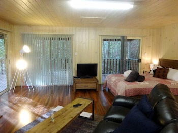 Treetops Accommodation Montville - Holiday Sunshine Coast 2
