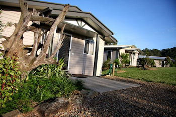 Yabbaloumba Retreat - Holiday Sunshine Coast 3