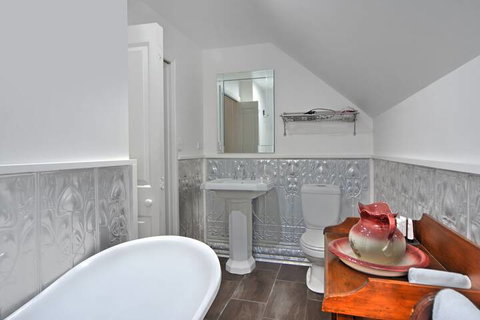 The Pines Bed & Breakfast - Holiday Sunshine Coast 7