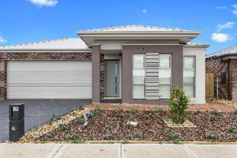 Serviced Houses Point Cook - Holiday Sunshine Coast 1