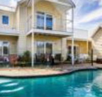 Seaside Spa Retreat - Holiday Sunshine Coast