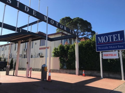 Westside Motor Inn - Holiday Sunshine Coast 0