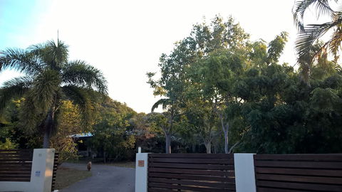 Magnetic Island Bed And Breakfast - Holiday Sunshine Coast 0