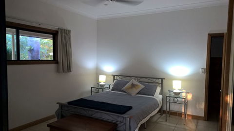 Magnetic Island Bed And Breakfast - Holiday Sunshine Coast 1