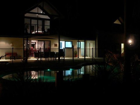 Salamander Bay Bed & Breakfast - Holiday Sunshine Coast 1