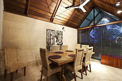 Whalers Cove Villas - Holiday Sunshine Coast 1