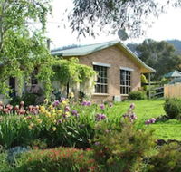 Halls on Falls Homestead - Sunshine Coast Tourism
