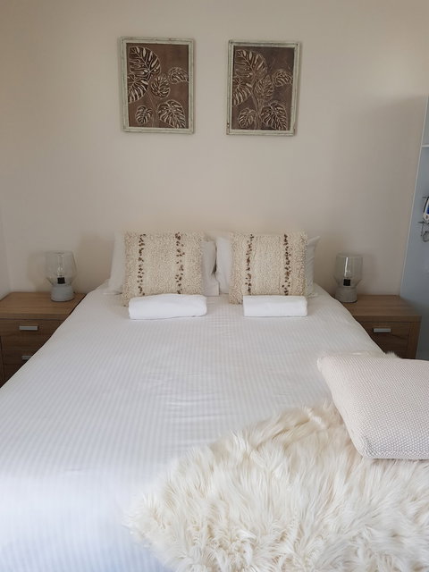 Town House Motor Inn - Sunshine Coast Tourism 1