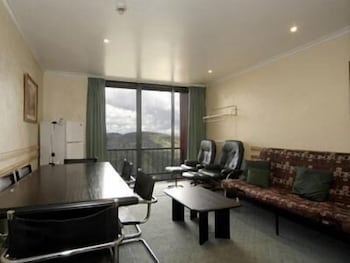 Arlberg Hotham - Holiday Sunshine Coast 6