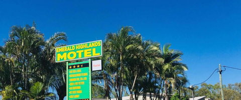 Emerald Highlands Motel - Holiday Sunshine Coast 3