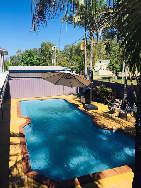 Emerald Highlands Motel - Holiday Sunshine Coast 0