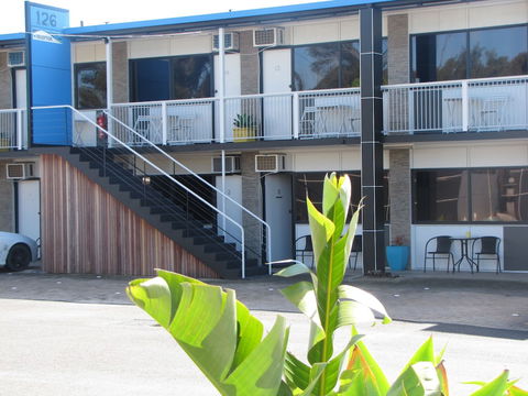 Top Of The Town Motel Narooma - Sunshine Coast Tourism 2