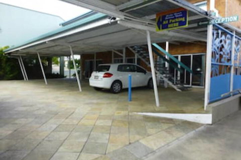 Airlie Court Units - Holiday Sunshine Coast 7