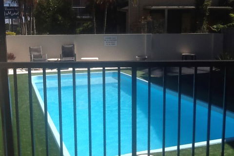 Ocean Parade Motel - Holiday Sunshine Coast 2