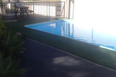 Ocean Parade Motel - Holiday Sunshine Coast 1