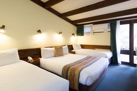 Blackheath Motor Inn - Sunshine Coast Tourism 3