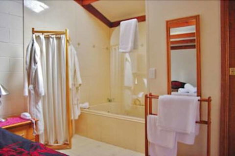 Blackheath Motor Inn - Sunshine Coast Tourism 5