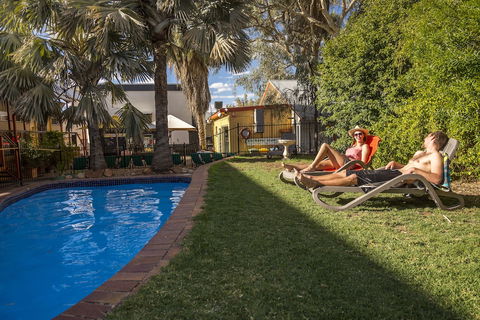 Alice Springs YHA - Hostel - Holiday Sunshine Coast 1