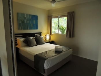 Airlie Central Apartments - Holiday Sunshine Coast 6
