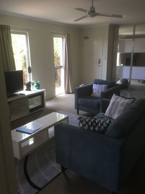 Airlie Central Apartments - Holiday Sunshine Coast 5