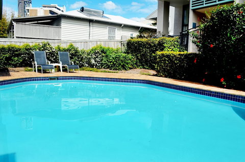 Spring Hill Mews Apartments - Sunshine Coast Tourism 4