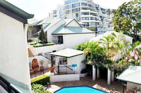 Spring Hill Mews Apartments - Sunshine Coast Tourism 0