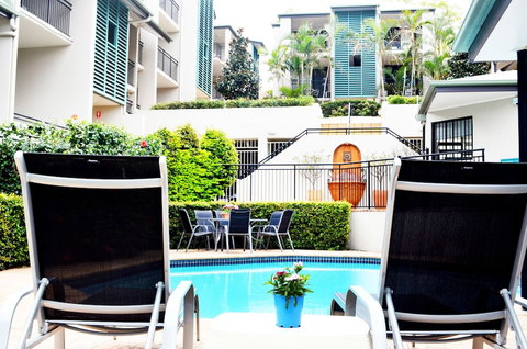 Spring Hill Mews Apartments - Sunshine Coast Tourism 3