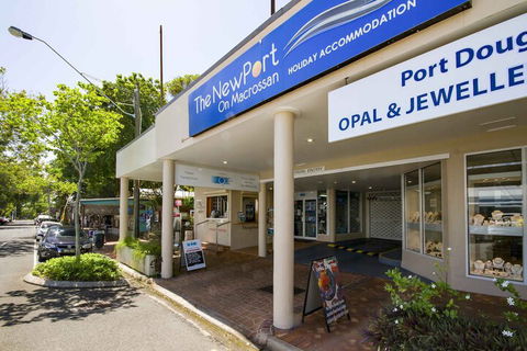 The Newport On Macrossan - Sunshine Coast Tourism 1