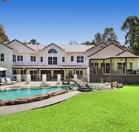 Kingfishers Manor - Holiday Sunshine Coast