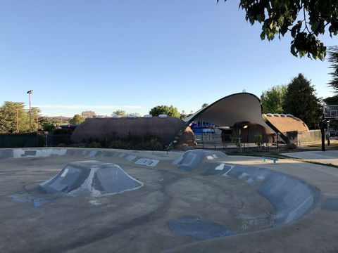 Queanbeyan Motel - Holiday Sunshine Coast 3