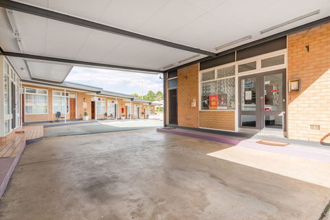 Queanbeyan Motel - Holiday Sunshine Coast 2