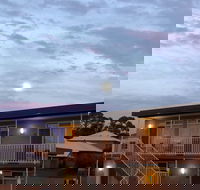 Queanbeyan Motel - Holiday Sunshine Coast