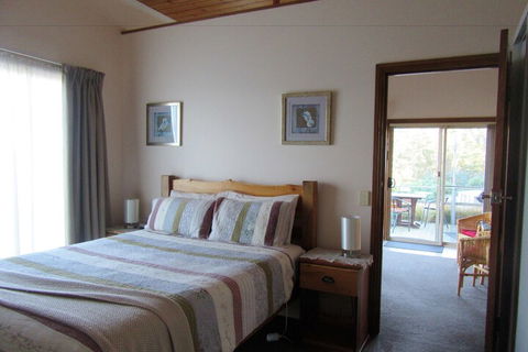 Sherwood View Accommodation - Sunshine Coast Tourism 1