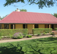 Goat Square Cottages - Holiday Sunshine Coast