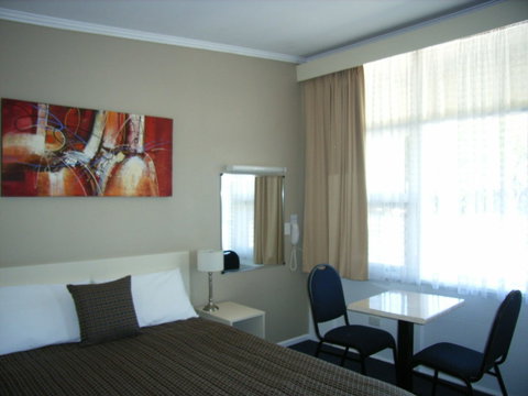Bairnsdale Main Motel - Holiday Sunshine Coast 5