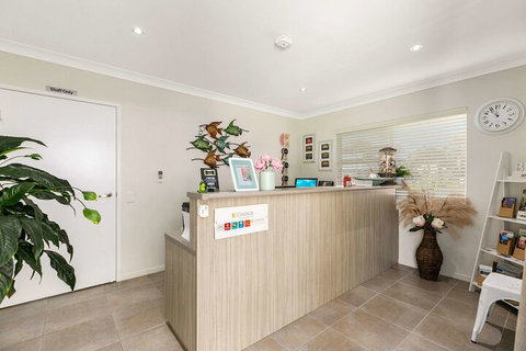 Econo Lodge Beachside - Holiday Sunshine Coast 4