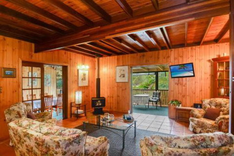 Peppertree Cottage - Sunshine Coast Tourism 3