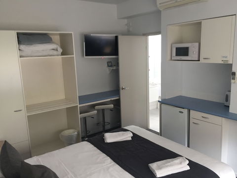 Moody's Motel - Holiday Sunshine Coast 3