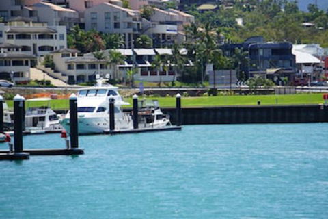 Airlie Seaview Apartments - Holiday Sunshine Coast 0
