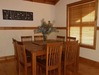 Beachport Retreat Holiday House - Holiday Sunshine Coast 5