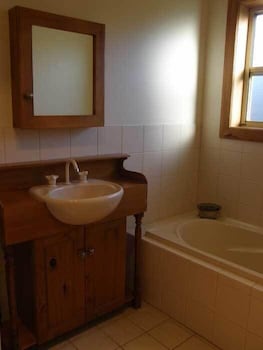 Beachport Retreat Holiday House - Holiday Sunshine Coast 1