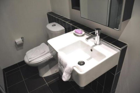 Astra Collins St. Docklands - Holiday Sunshine Coast 3