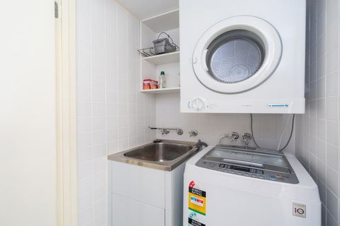 Astra Apartments - Paramatta - Holiday Sunshine Coast 6