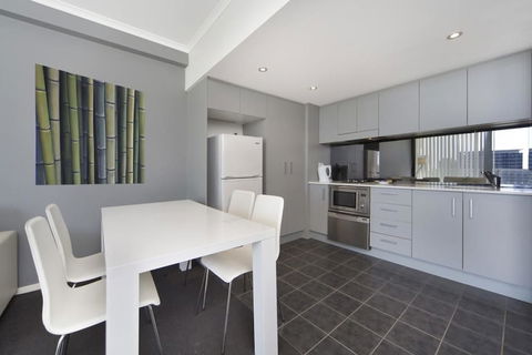 Astra Apartments - Paramatta - Holiday Sunshine Coast 5