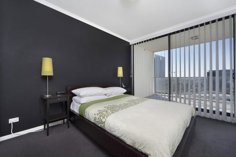 Astra Apartments - Paramatta - Holiday Sunshine Coast 4